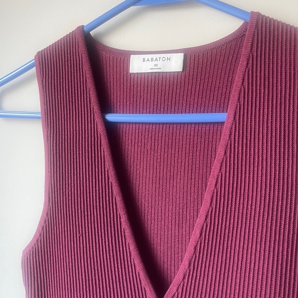 Babaton Deep V Neck Sculpt Knit Dress Burgundy Size XS - Picture 3 of 5